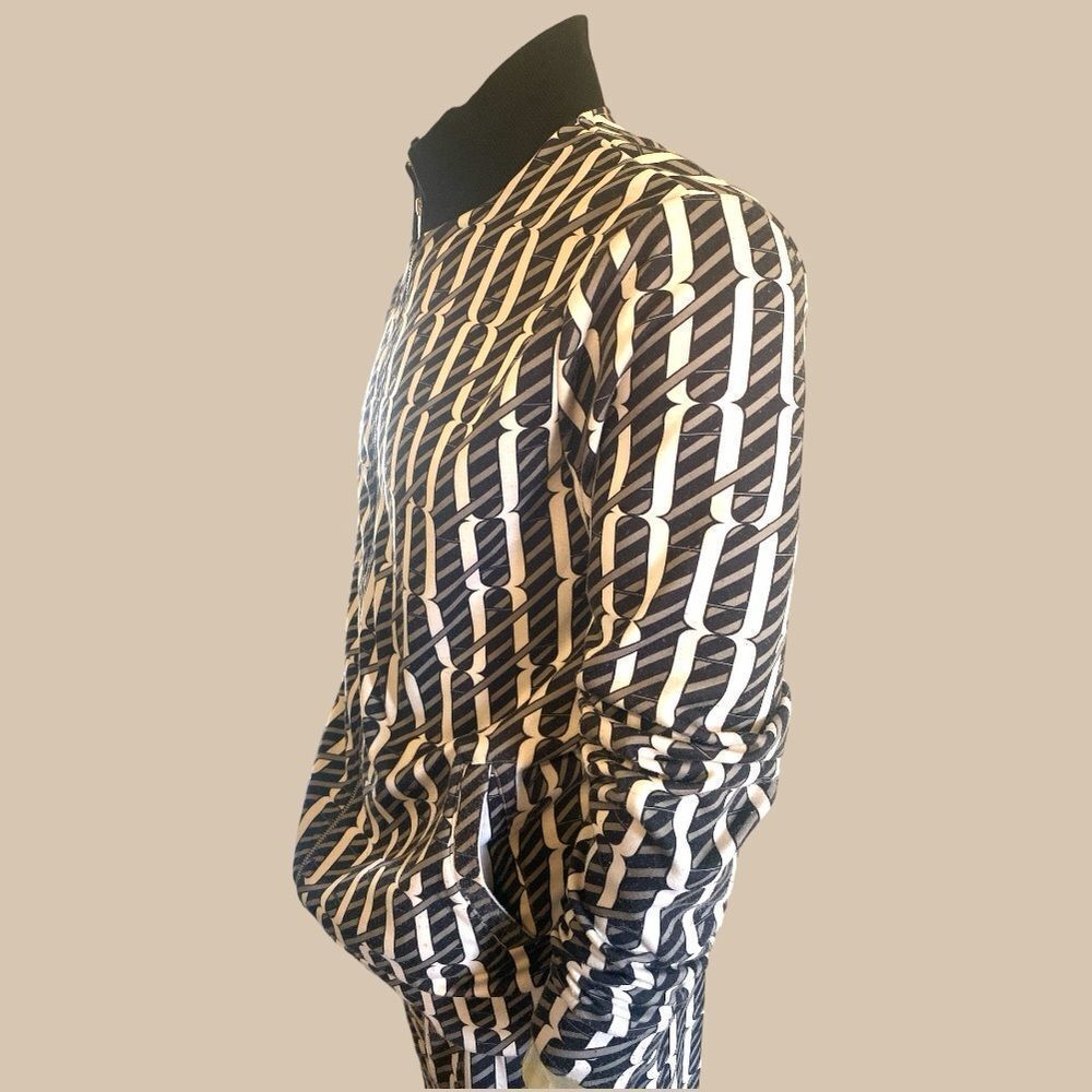 Designer 2-piece Athleisure Tracksuit - Picture 4 of 8